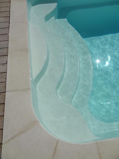 Achat piscine polyester avec pose sur Aix en Provence
