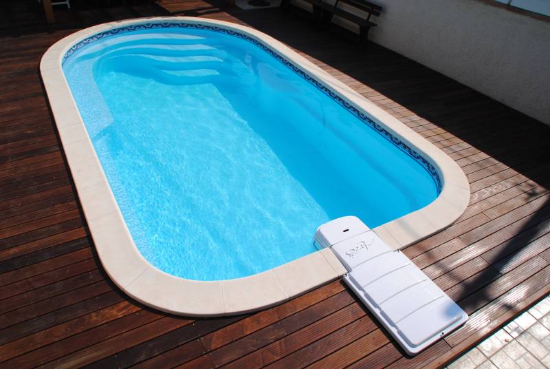 Acheter une piscine coque polyester sur Lyon tarif