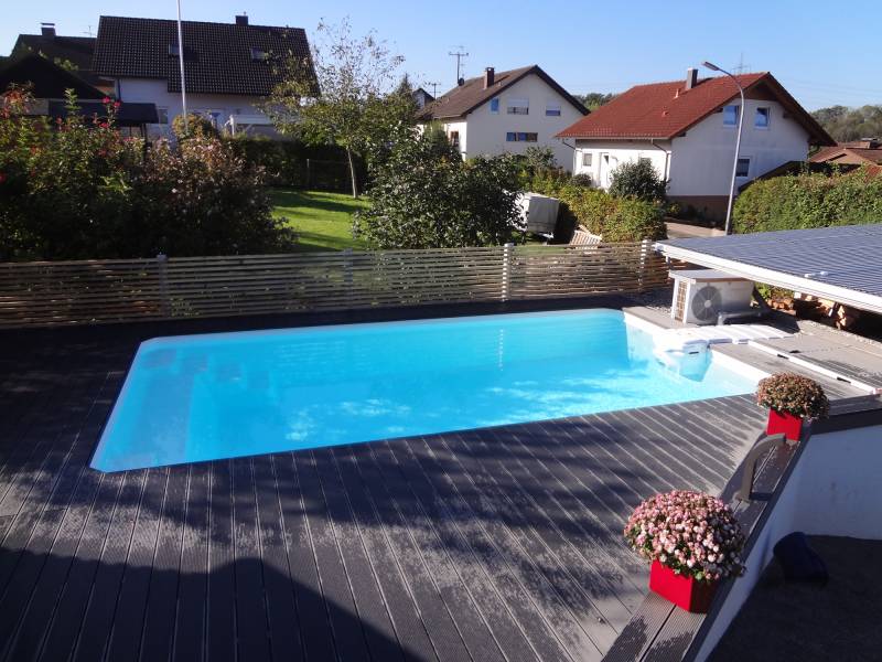 Petite piscine coque polyester sur Lyon 69