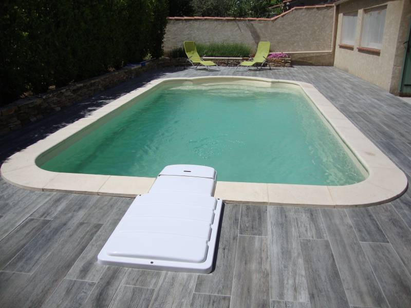OÙ ACHETER UNE PISCINE COQUE POLYESTER À TOULON ?
