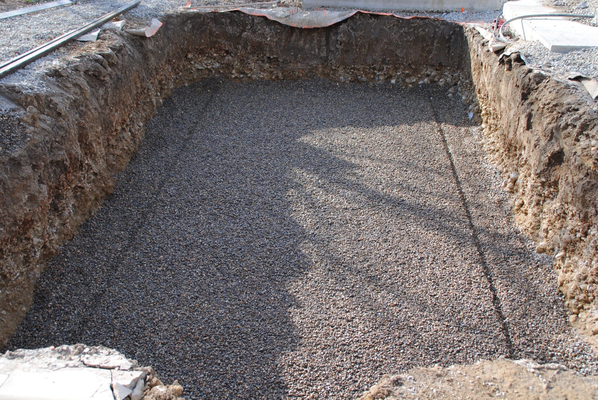 réalisation d'un radier piscine coque polyester