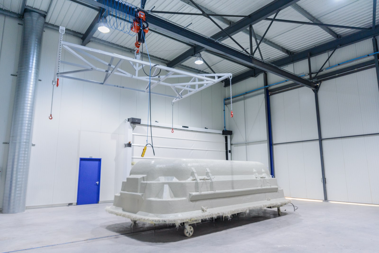 démoulage d'une piscine coque polyester