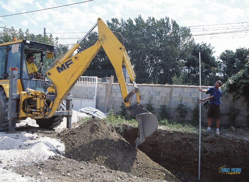 TERRASSEMENT D'UNE PISCINE COQUE POLYESTER