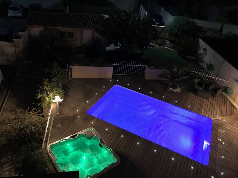 Vente équipements pour l'entretien d'une piscine coque polyester