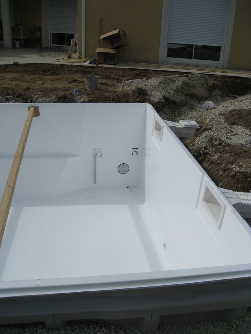 Comment moonetr une couverture automatique immergée en FOND sur une piscines FRANCE PISCINES COMPOSITES