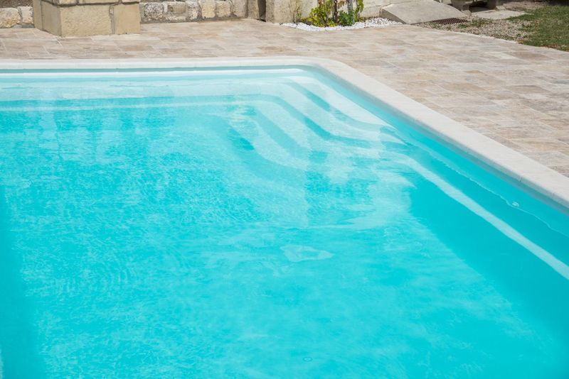 escalier et banquette piscine rectangle