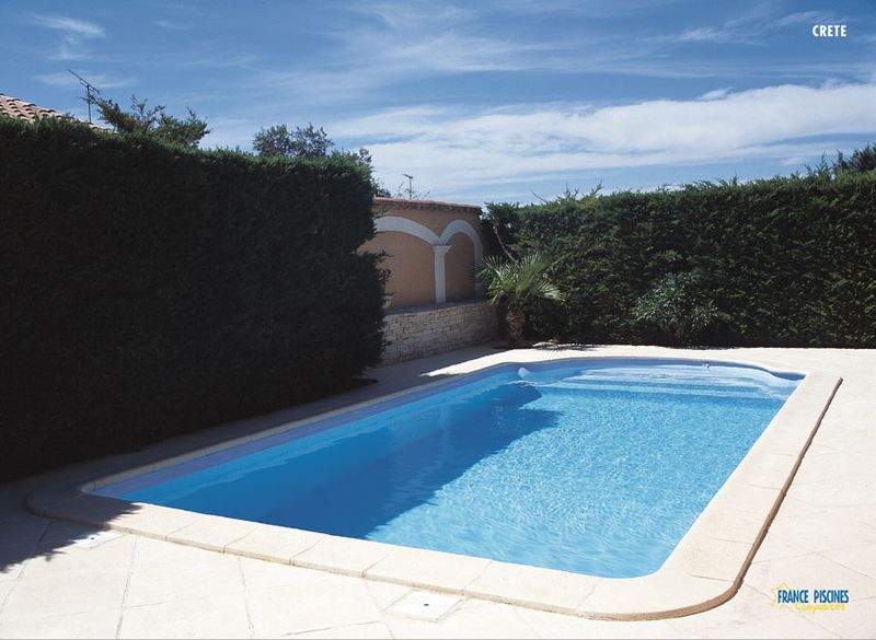 ou acheter une piscine coque polyester pas cher?