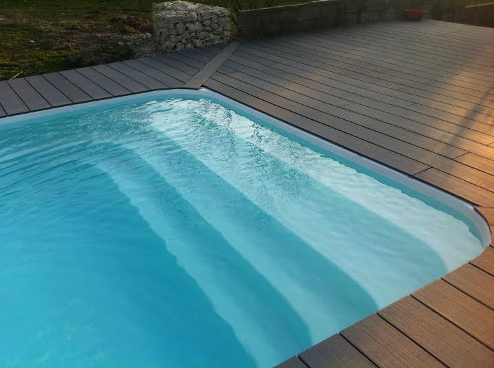 Devis piscine coque polyester avec filtration traditionnelle sur Grenoble