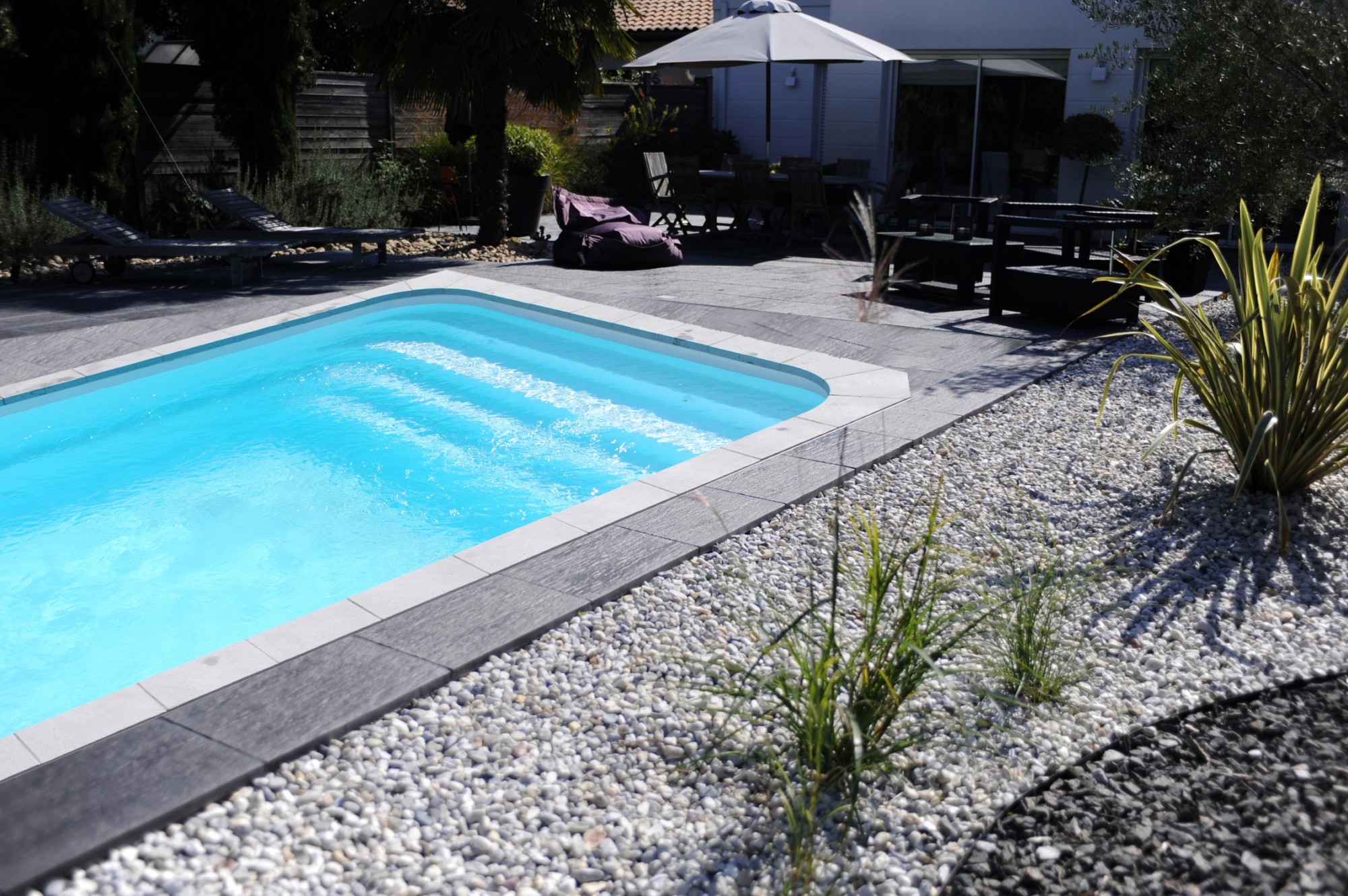 Photo d'une piscine coque 7X4 dans le Var