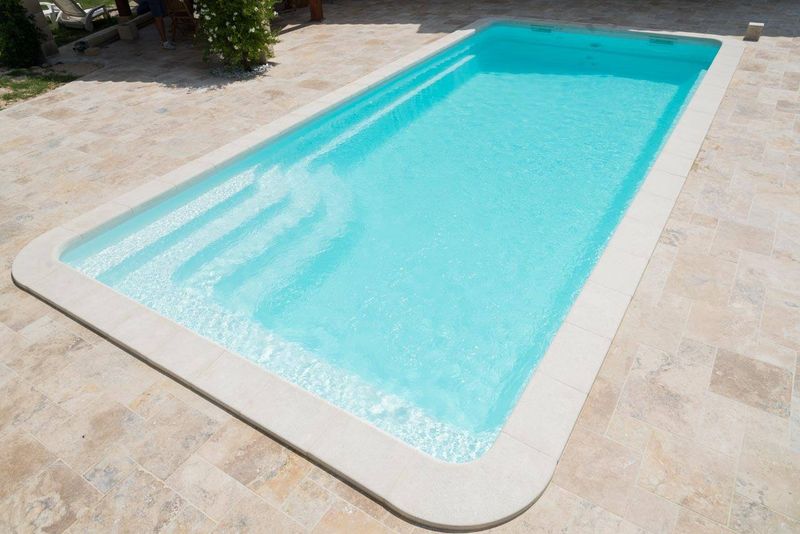 Modèle piscine 10X4 avec banquette sur Nîmes