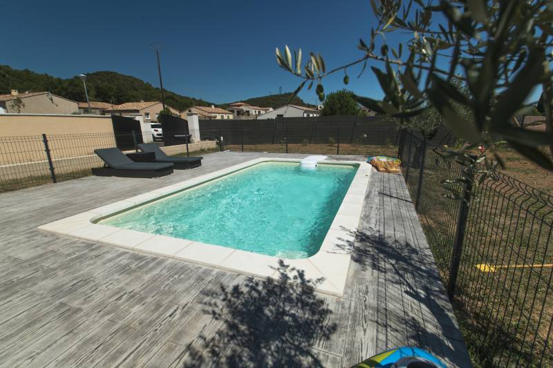 Modèle piscine coque polyester design sur Bordeaux prix