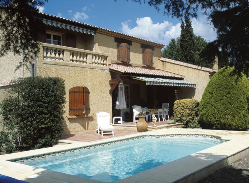 Devis piscine polyester à Salon de Provence dans le 13